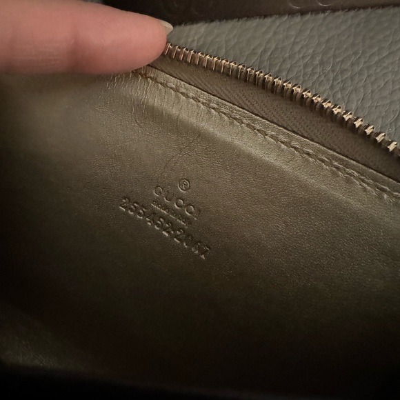 Gucci microguccissima zip around card case - Picture 6 of 6